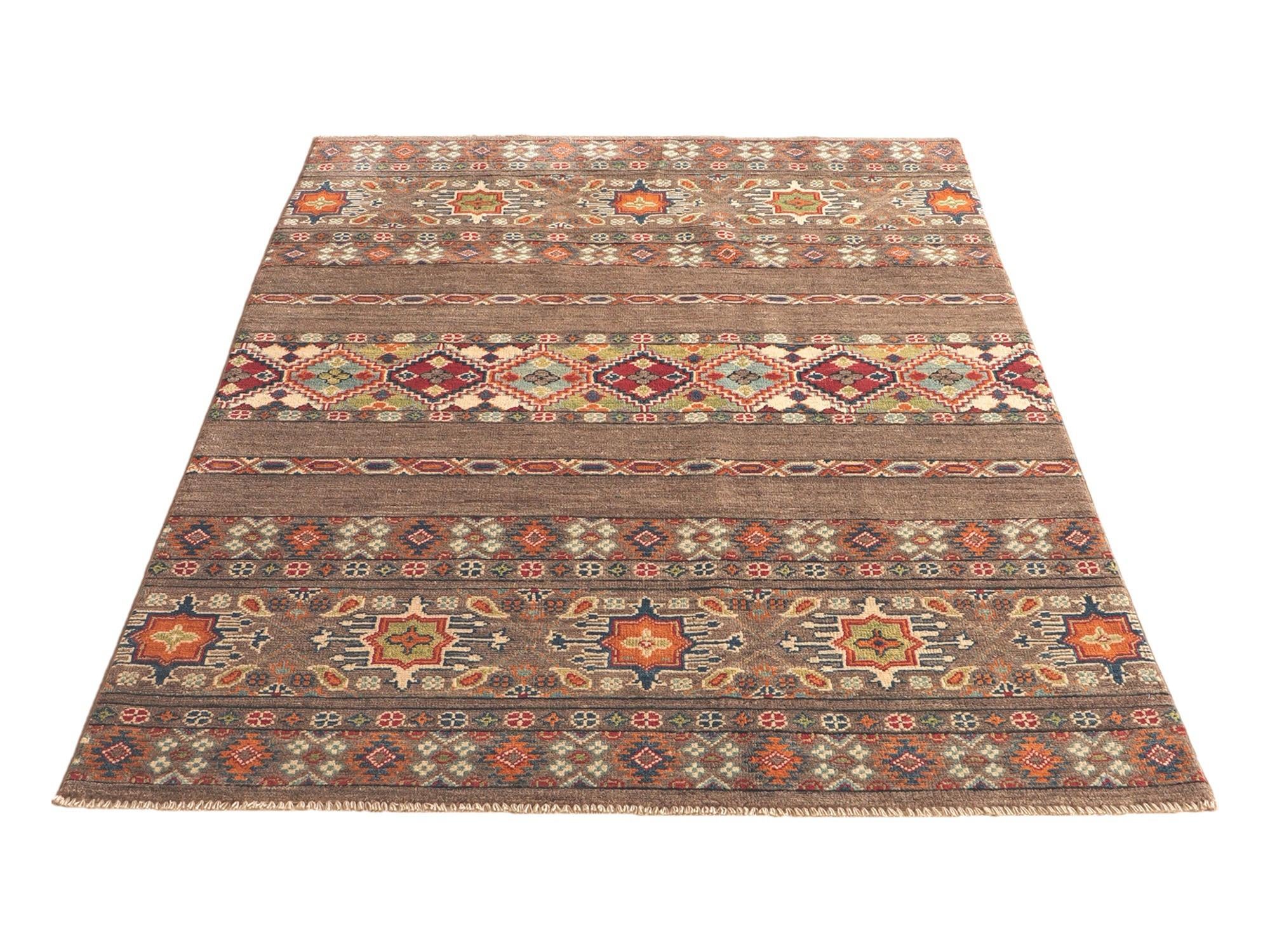 Detail image 5 of 11: 4' 1 x 6' 1 Hand Knotted Kazak Rug