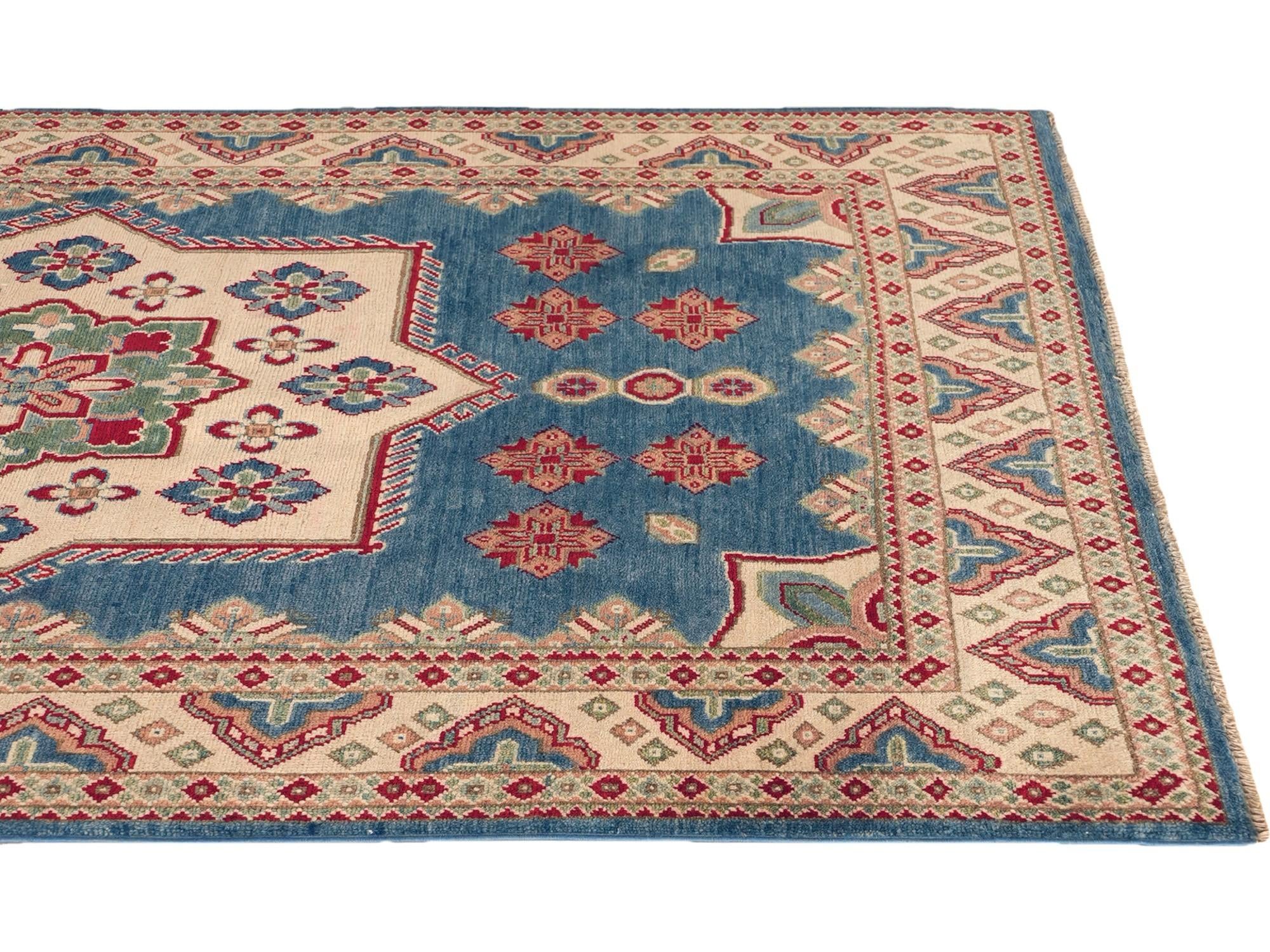 Detail image 6 of 11: 4' 9 x 6' 4 Hand Knotted Kazak Rug
