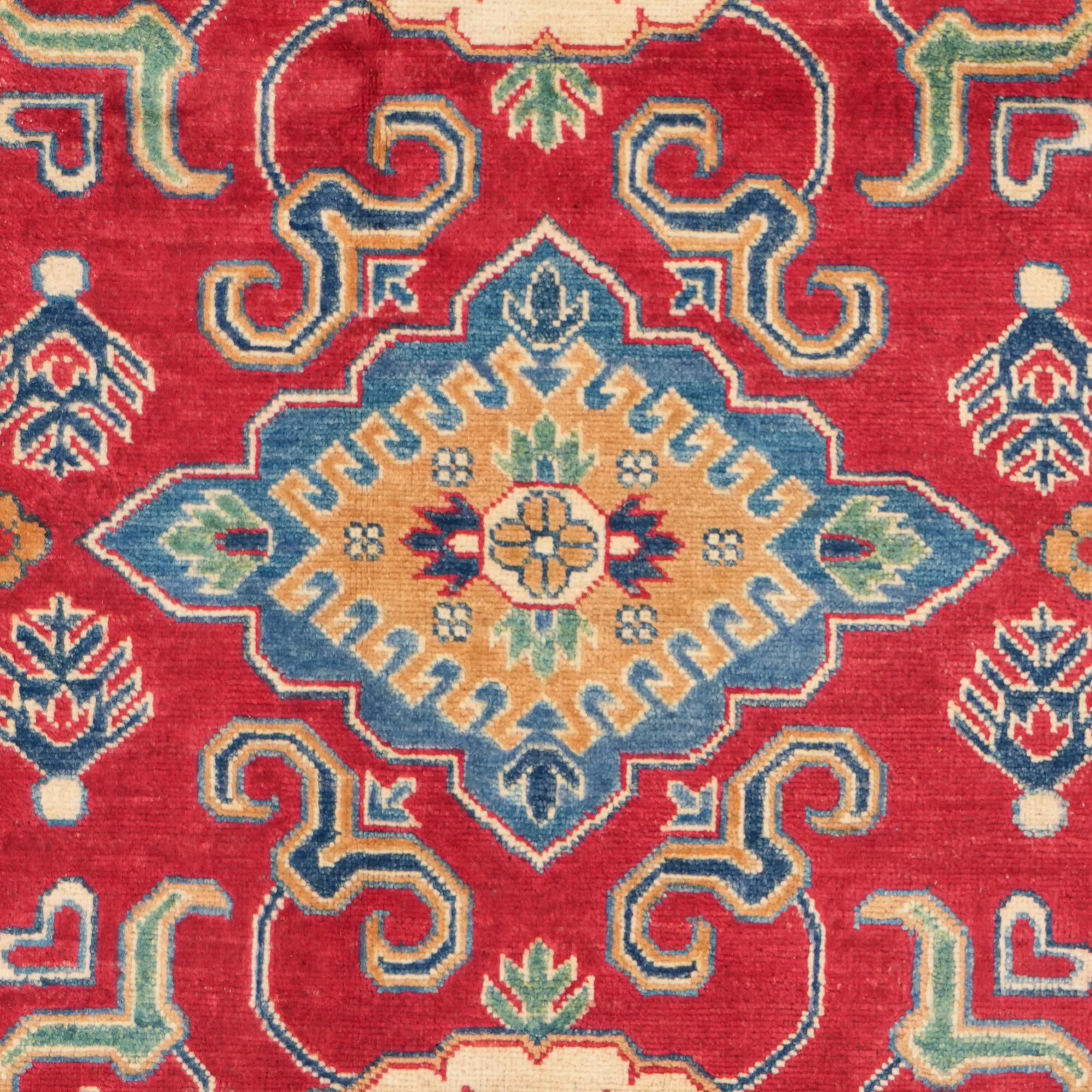 Detail image 10 of 10: 4' 11 x 6' 7 Hand Knotted Kazak Rug