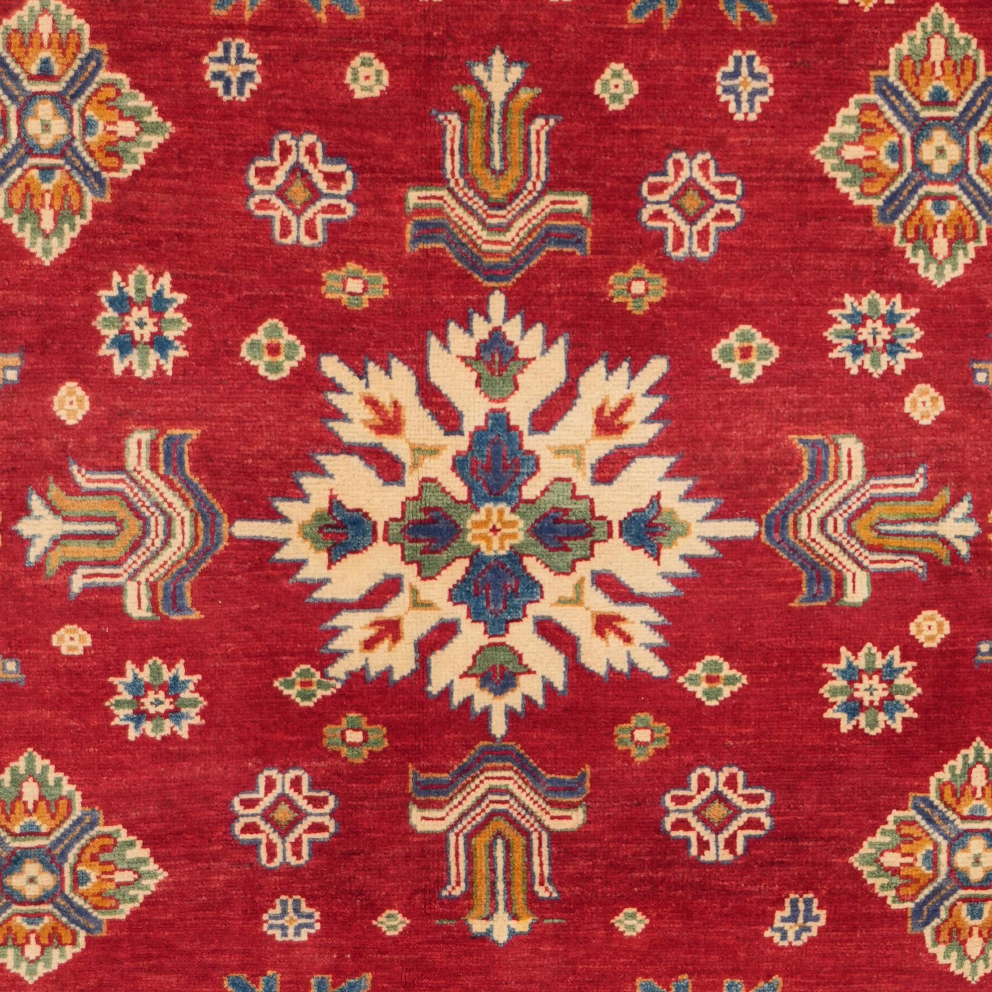 Detail image 10 of 10: 4' 10 x 6' 10 Hand Knotted Kazak Rug