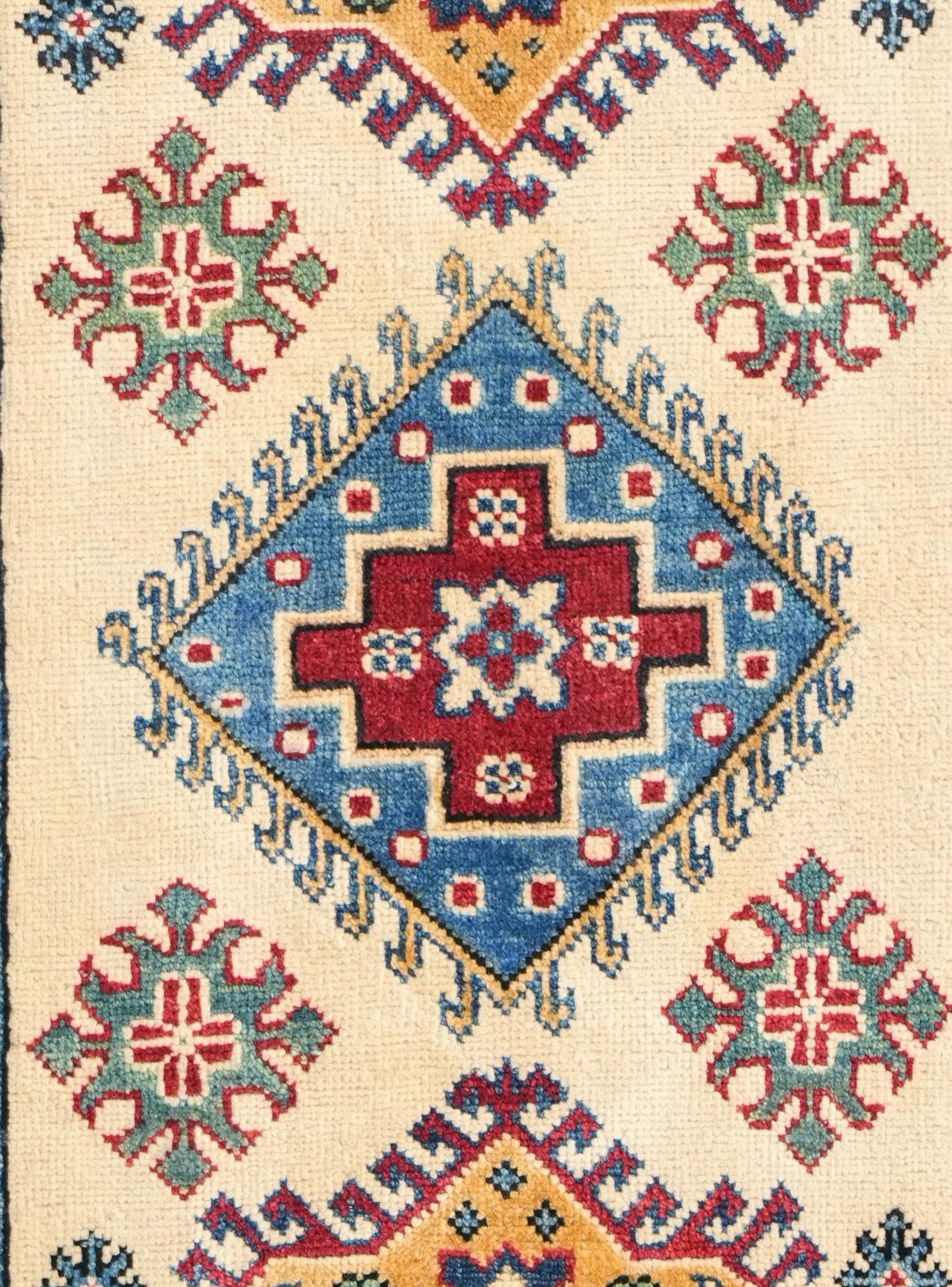 2' 7 x 4' 2 Hand Knotted Kazak Rug