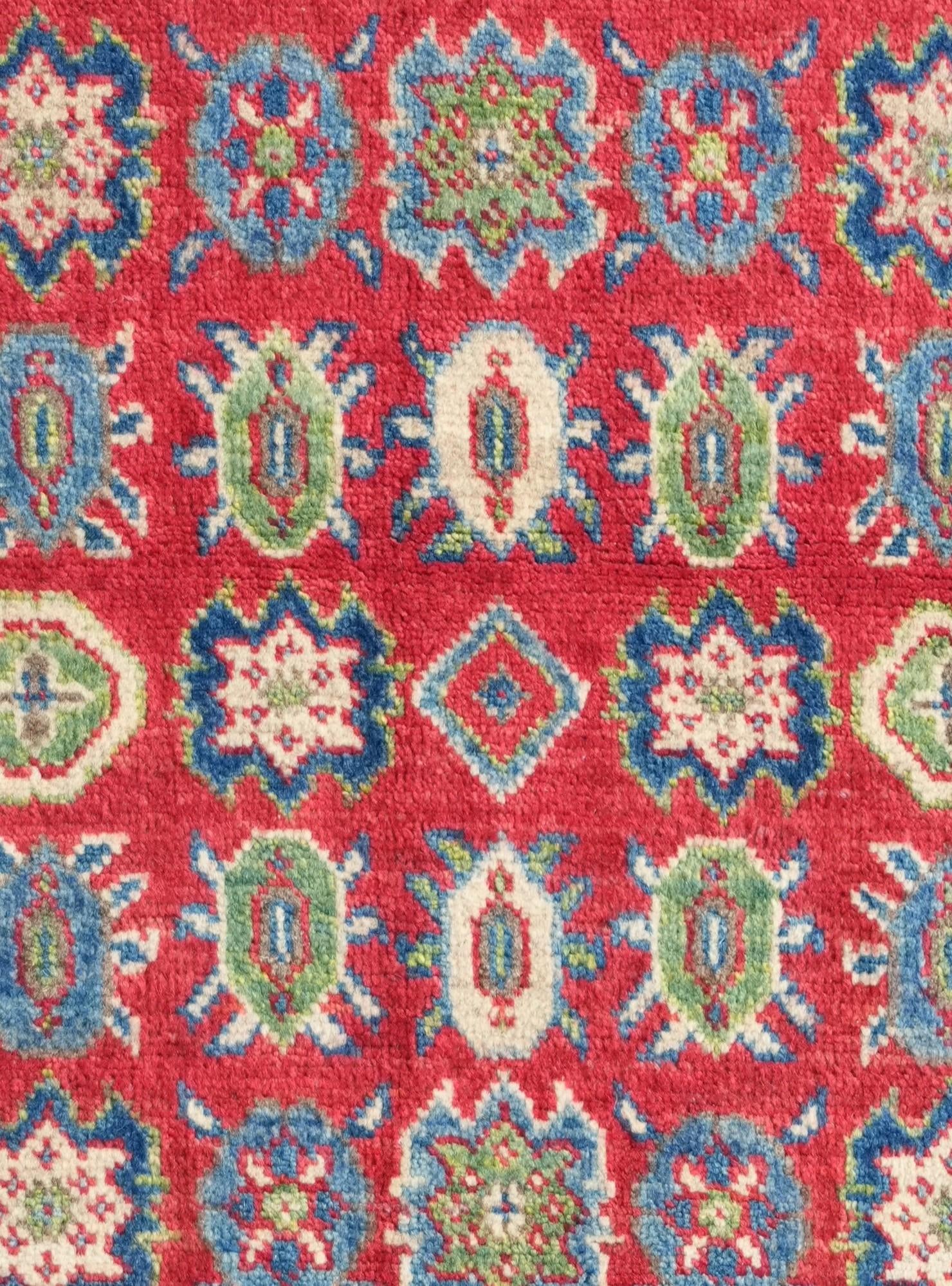 2' 7 x 4' 5 Hand Knotted Kazak Rug