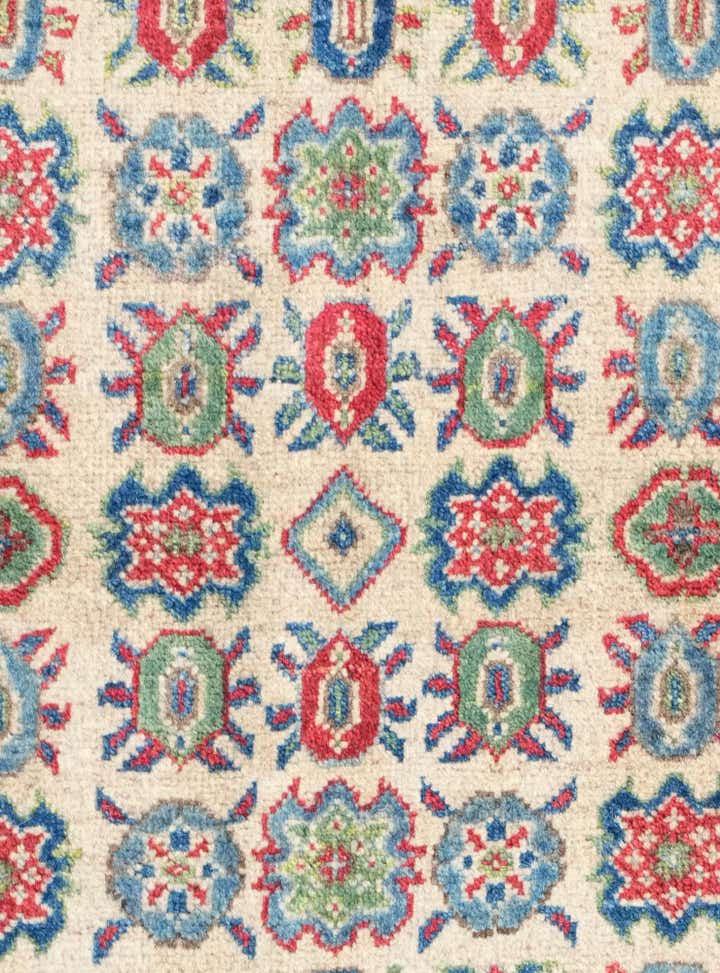 2' 9 x 4' Hand Knotted Kazak Rug