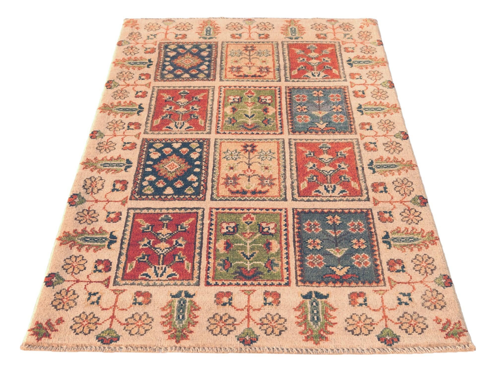 2' 8 x 4' 6 Hand Knotted Kazak Rug