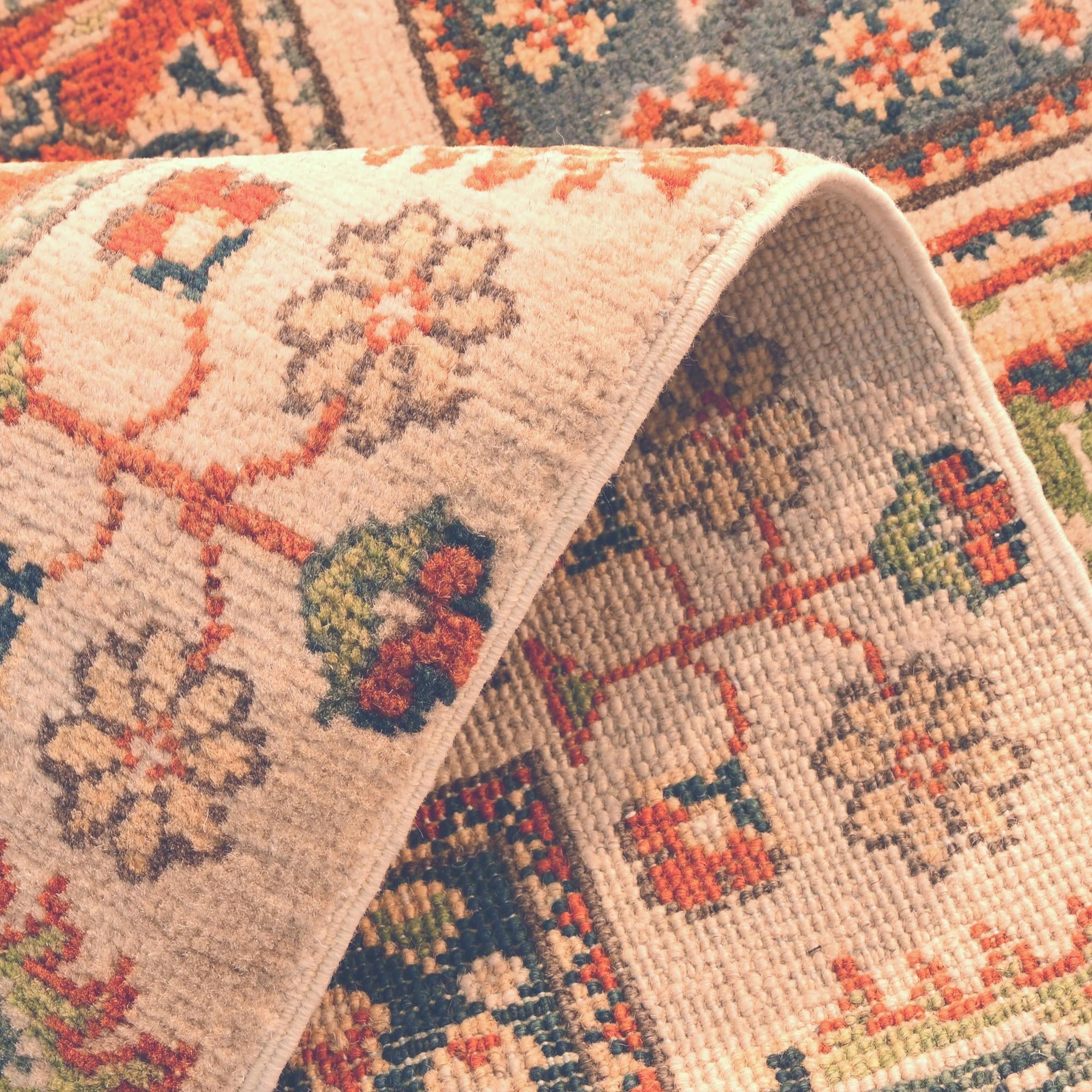 2' 8 x 4' 6 Hand Knotted Kazak Rug