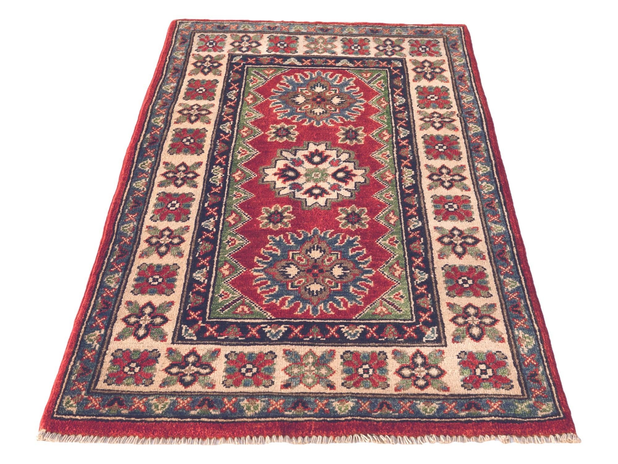 2' 7 x 4' 7 Hand Knotted Kazak Rug