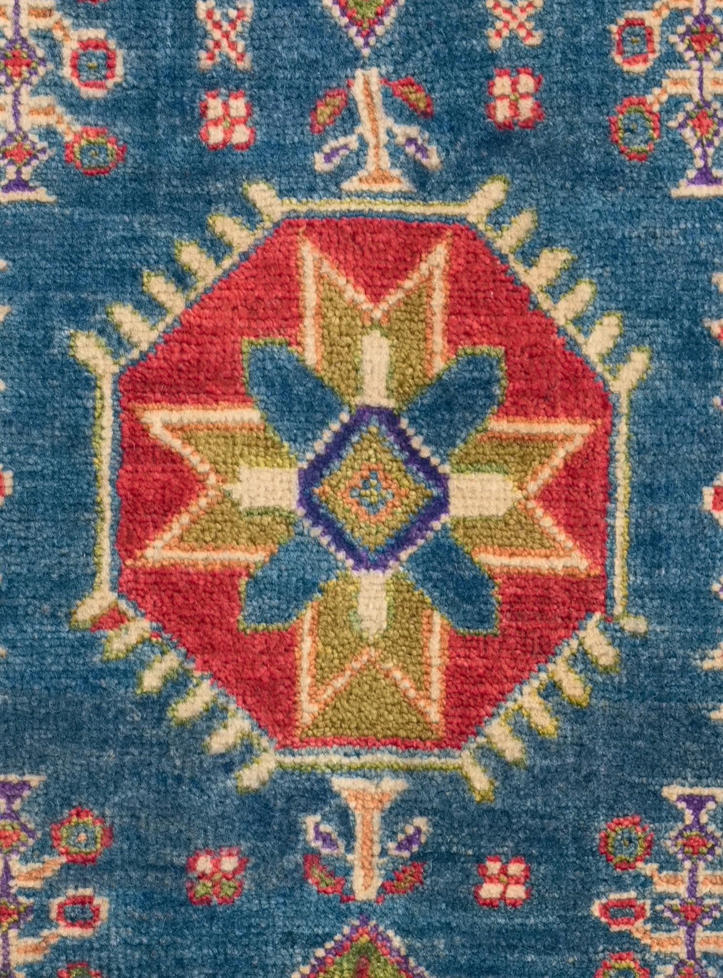2' 8 x 4' 6 Hand Knotted Kazak Rug