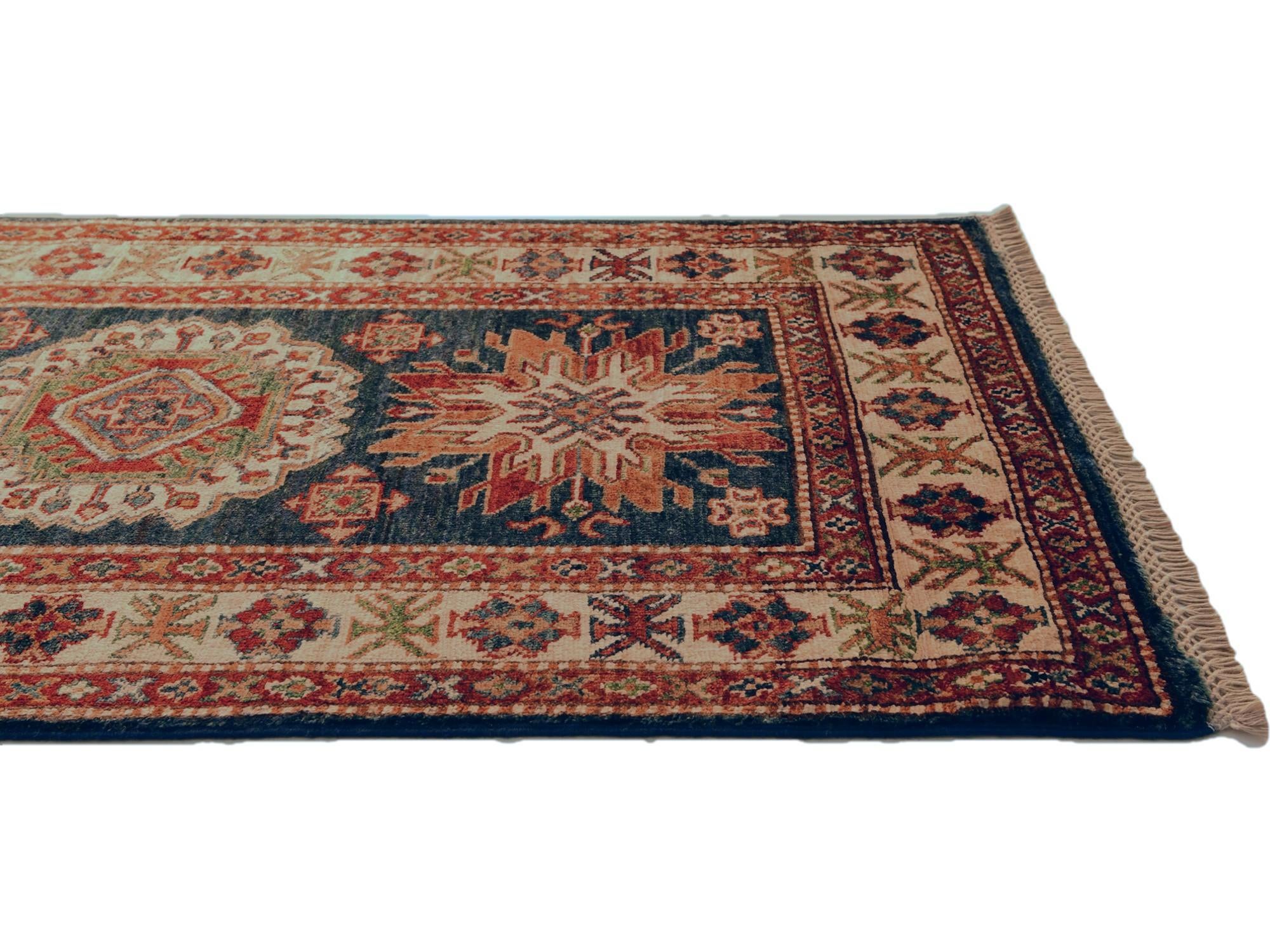 2' 6 x 4' 7 Hand Knotted Kazak Rug