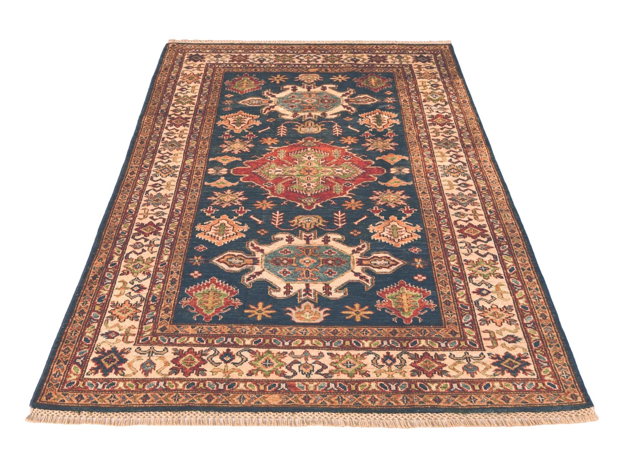 4' x 6' 1 Hand Knotted Kazak Rug