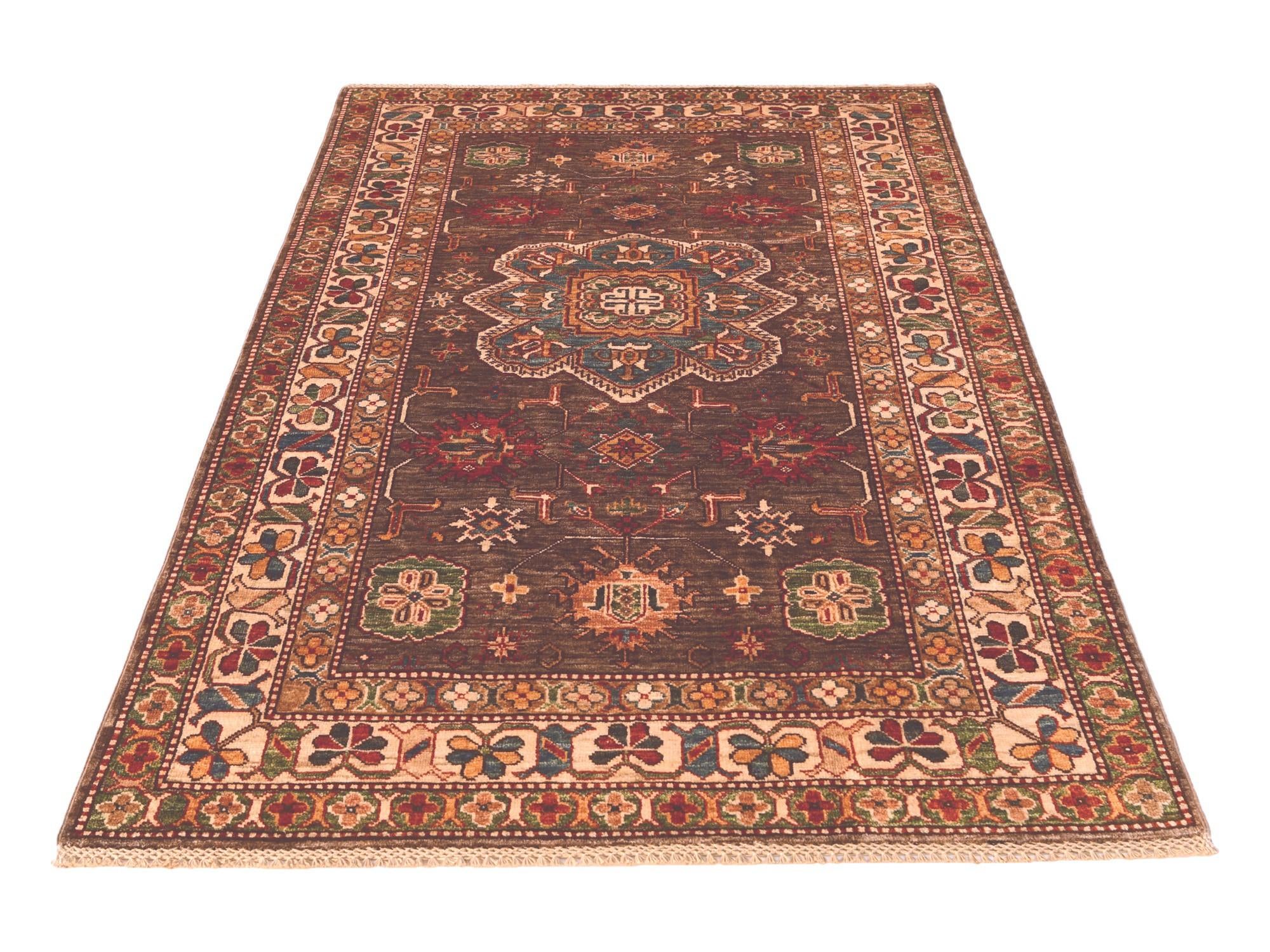 4' x 6' 1 Hand Knotted Kazak Rug