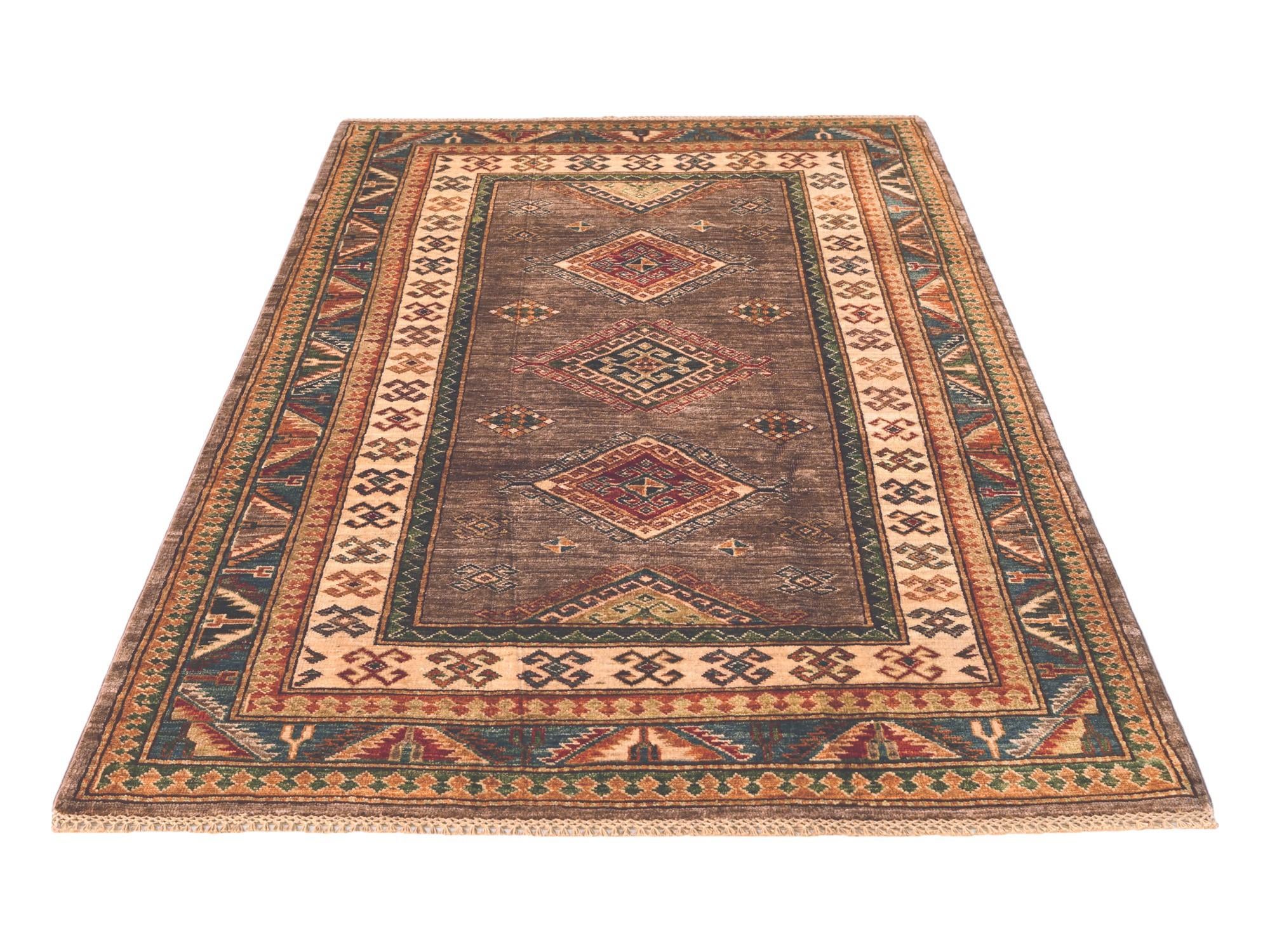 4' x 6' 1 Hand Knotted Kazak Rug