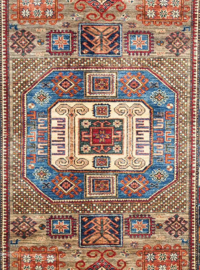 Detail image of 4' 11 x 6' 11 Hand Knotted Kazak Rug