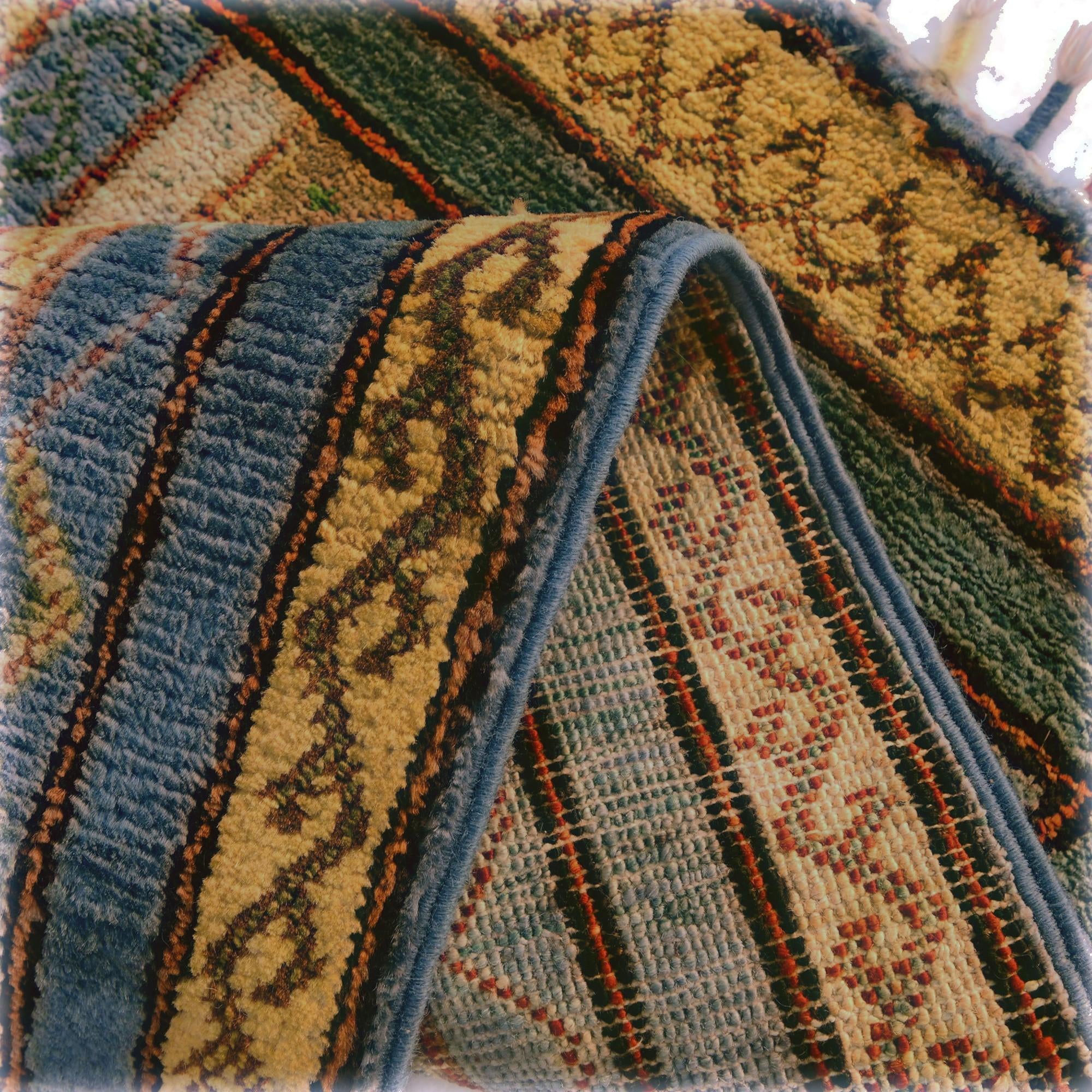 1' 10 x 2' 9 Hand Knotted Kazak Rug