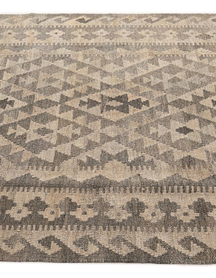 Detail image of 4' 1 x 5' 10  Hand Woven Kilim Maymana Wool Rug