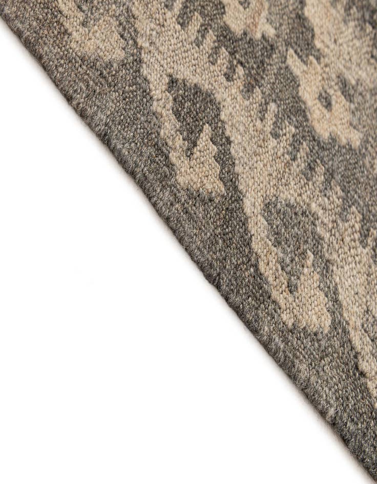 Detail image of 4' 1 x 5' 10  Hand Woven Kilim Maymana Wool Rug