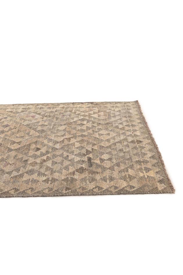 Detail image of 4' x 5' 10 Hand Woven Kilim Maymana Wool Rug