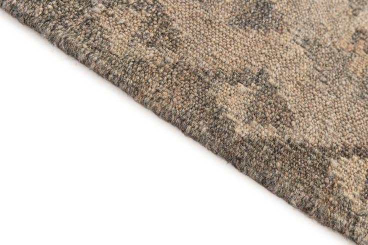 Detail image of 4' x 5' 10 Hand Woven Kilim Maymana Wool Rug