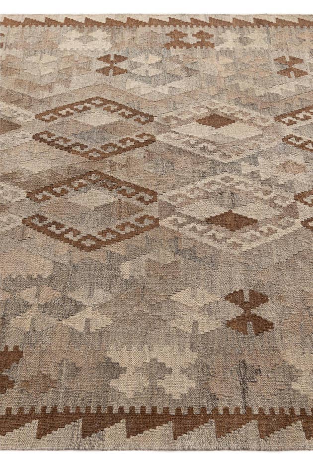 Detail image of 4' 6 x 5' 11 Hand Woven Kilim Maymana Wool Rug