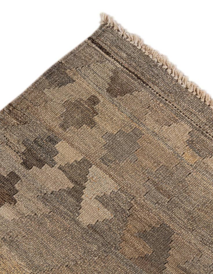 Detail image of 5' 3 x 6' 9  Hand Woven Kilim Maymana Wool Rug