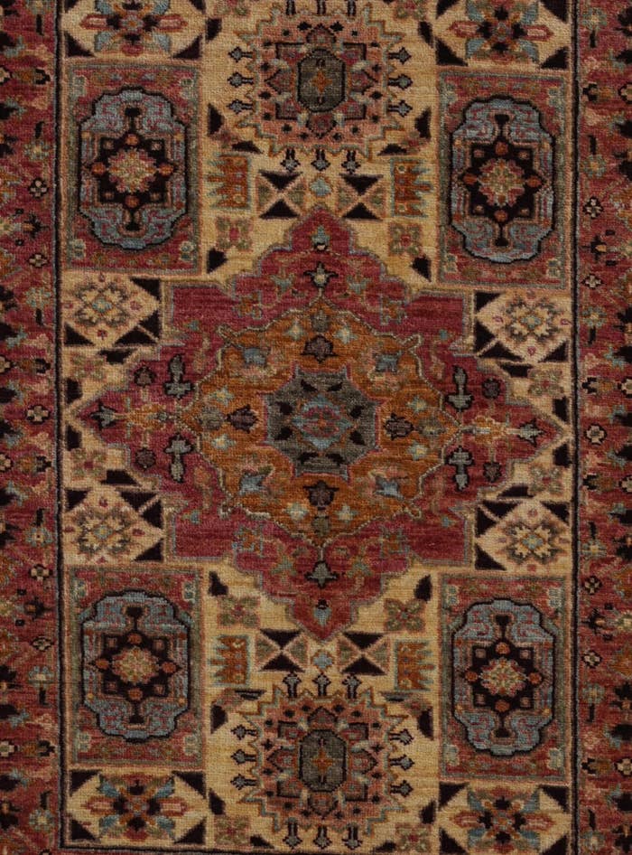 Detail image of 2' 7 x 3' 9 Hand Knotted Mamluk Ziegler Rug
