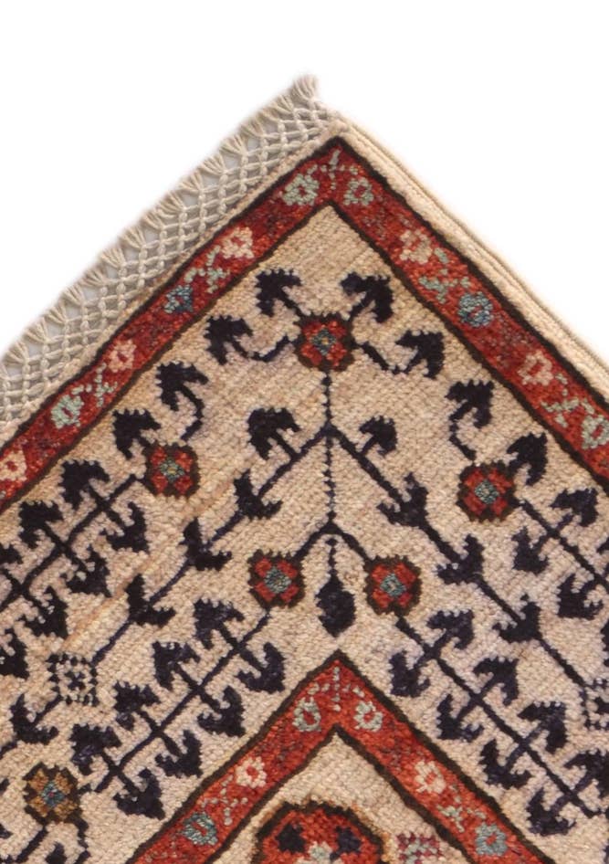 Detail image of 3' 6 x 5' 1 Hand Knotted Mamluk Ziegler Rug