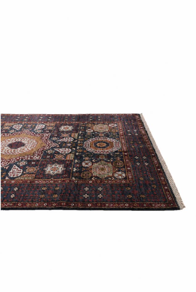 Detail image of 3' 11 x 5' 10 Hand Knotted Mamluk Ziegler Rug