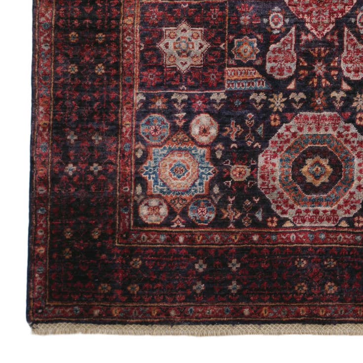 Detail image of 4' 1 x 6' Hand Knotted Mamluk Ziegler Rug