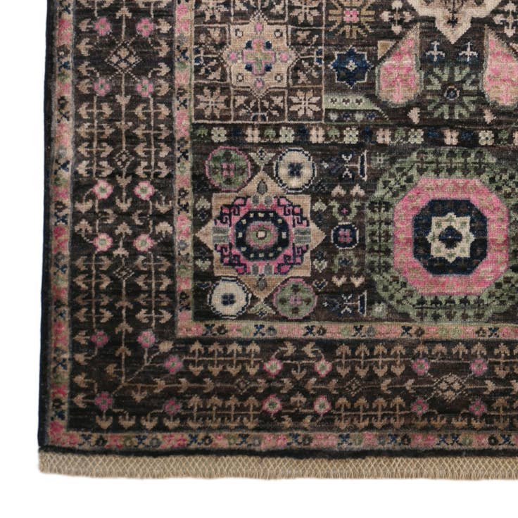 Detail image of 3' 5 x 4' 11 Hand Knotted Mamluk Ziegler Rug