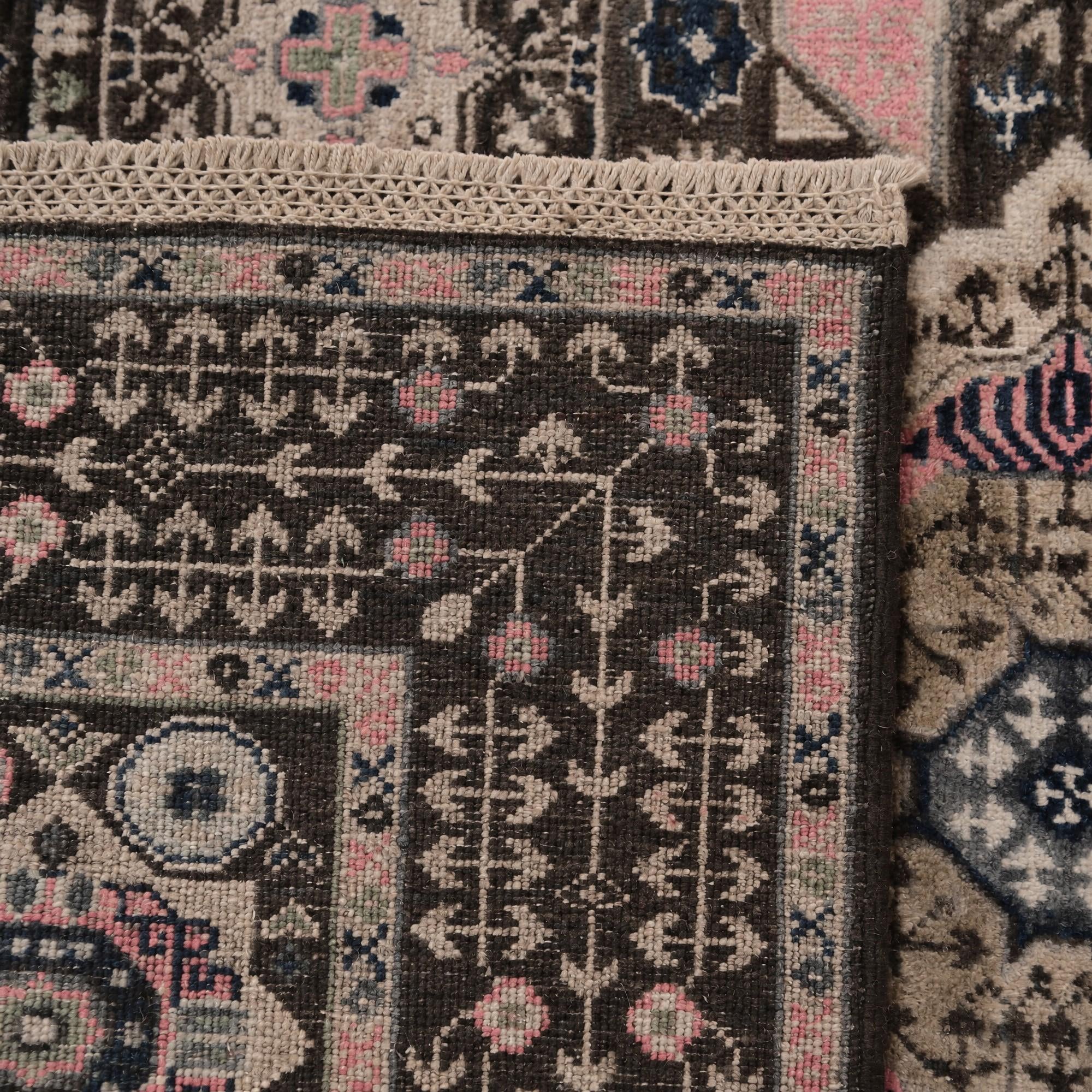 105cm x 150cm Hand Knotted Mamluk Ziegler Rug