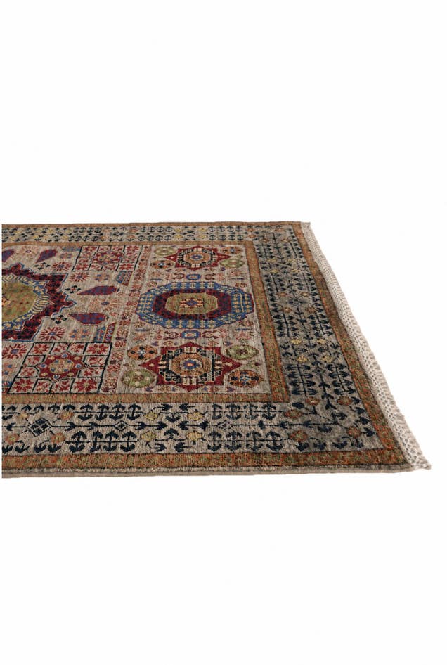 Detail image of 3' 4 x 4' 9 Hand Knotted Mamluk Ziegler Rug