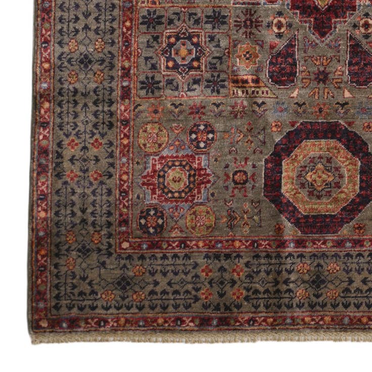 Detail image of 4' 1 x 6' Hand Knotted Mamluk Ziegler Rug