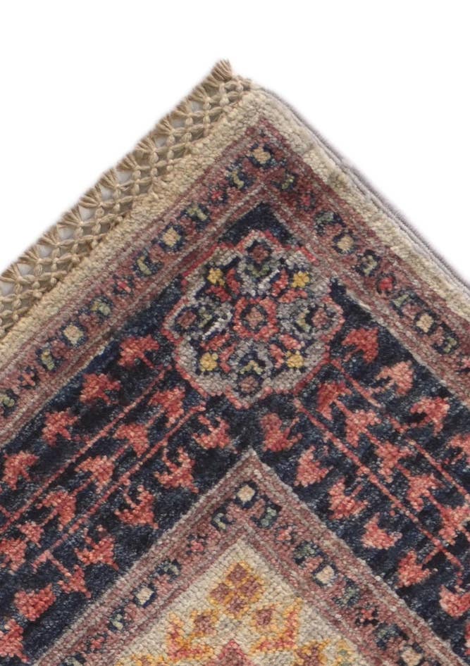 Detail image of 3' 6 x 4' 9 Hand Knotted Mamluk Ziegler Rug