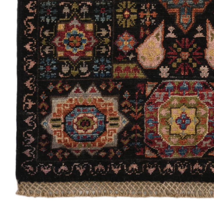 Detail image of 2' x 2' 11 Hand Knotted Mamluk Ziegler Rug