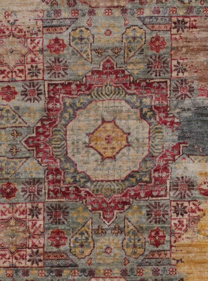 Detail image of 3' 4 x 5' Hand Knotted Mamluk Ziegler Rug