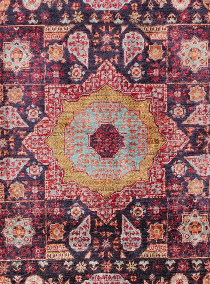 Detail image of 4' 2 x 6' 2 Hand Knotted Mamluk Ziegler Rug