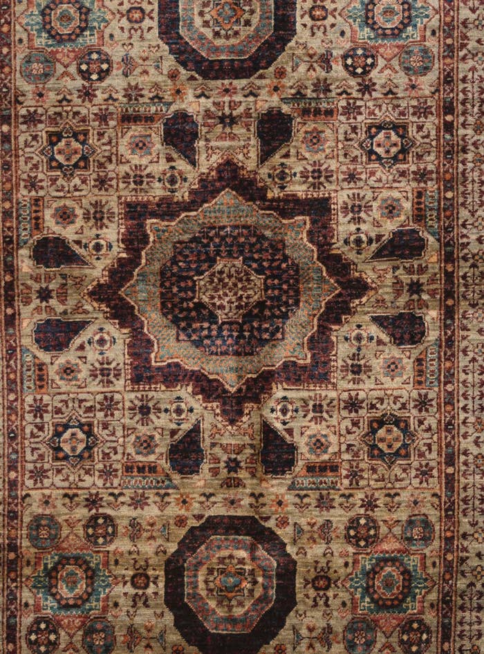 Detail image of 4' 1 x 5' 8 Hand Knotted Mamluk Ziegler Rug