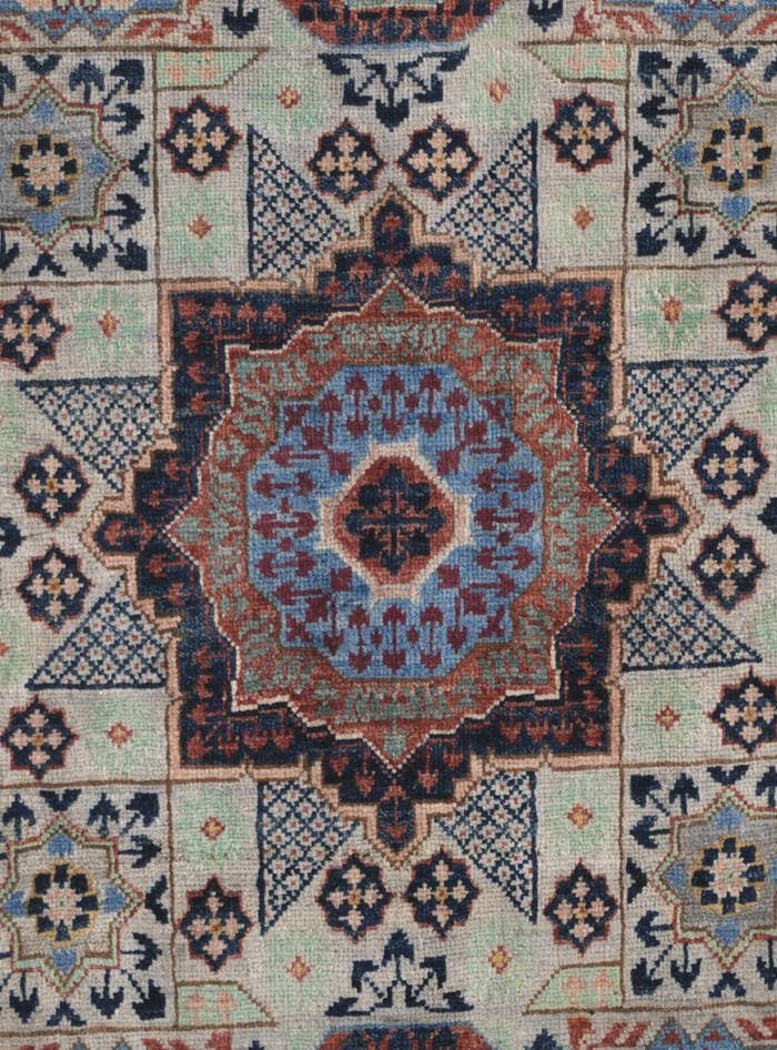 Detail image of 2' x 3' 2 Hand Knotted Mamluk Ziegler Rug