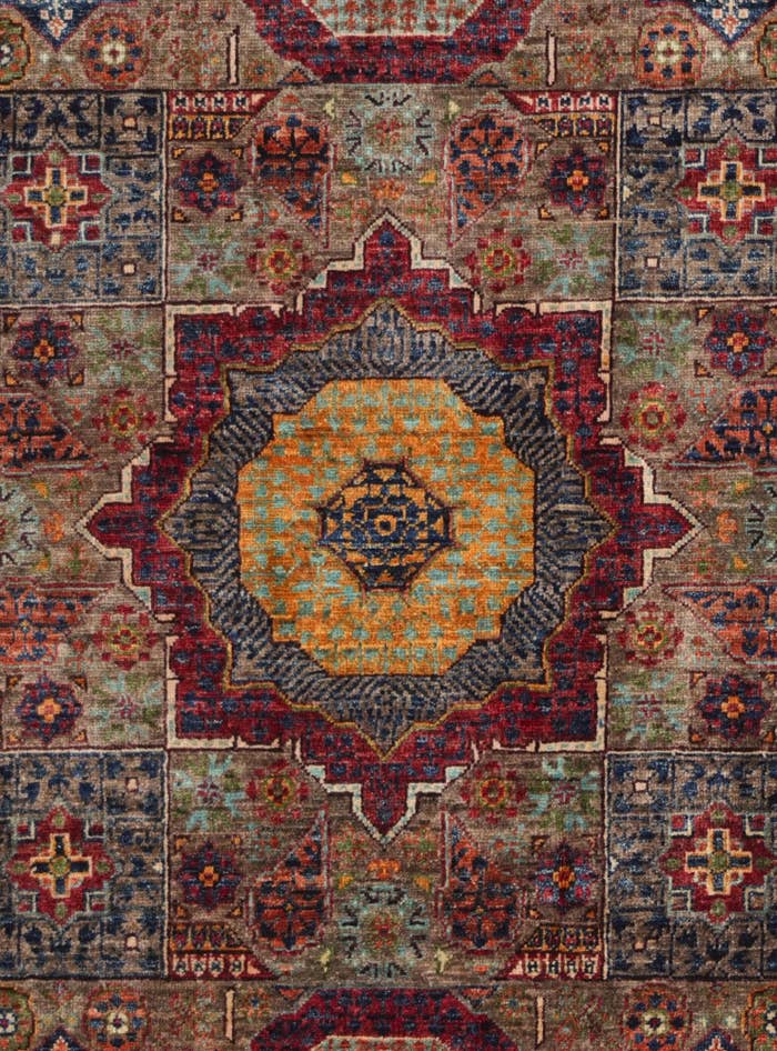 Detail image of 4' 1 x 6' Hand Knotted Mamluk Ziegler Rug