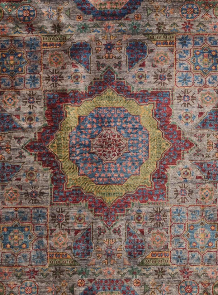 Detail image of 4' 3 x 5' 9 Hand Knotted Mamluk Ziegler Rug