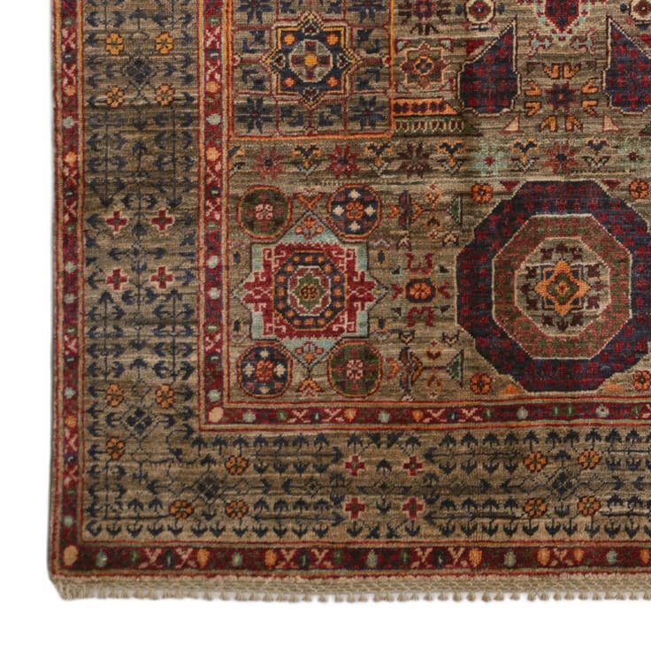 Detail image of 4' x 5' 10 Hand Knotted Mamluk Ziegler Rug