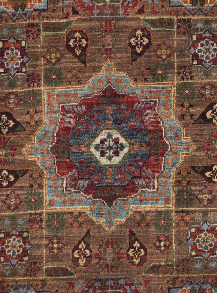 Detail image of 2' x 2' 11 Hand Knotted Mamluk Ziegler Rug