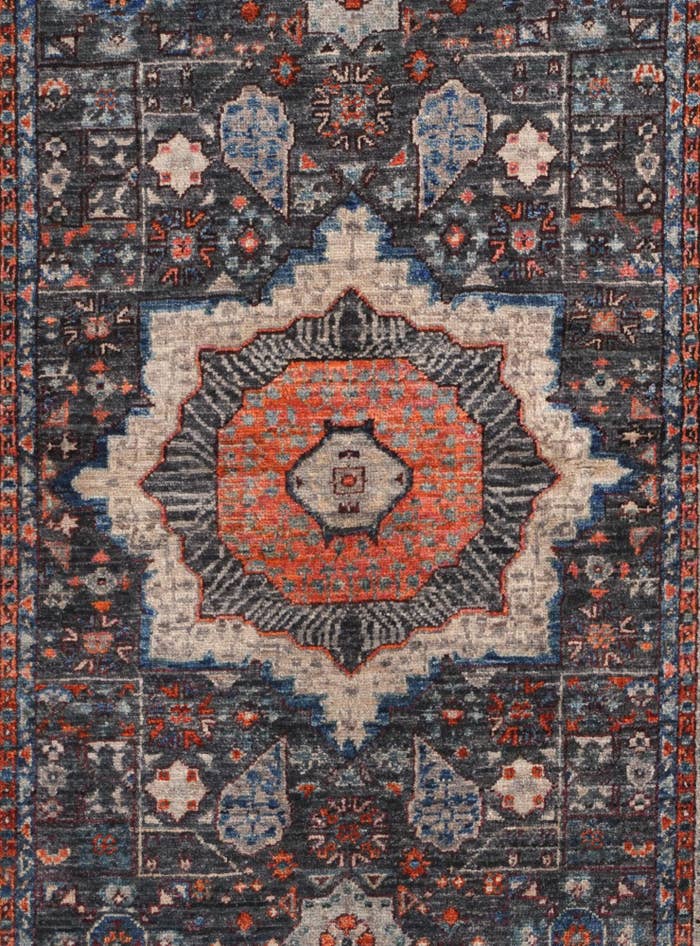 Detail image of 3' 5 x 4' 10 Hand Knotted Mamluk Ziegler Rug