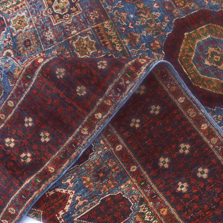 Detail image of 4' x 5' 10 Hand Knotted Mamluk Ziegler Rug