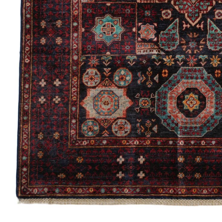 Detail image of 4' 2 x 5' 11 Hand Knotted Mamluk Ziegler Rug