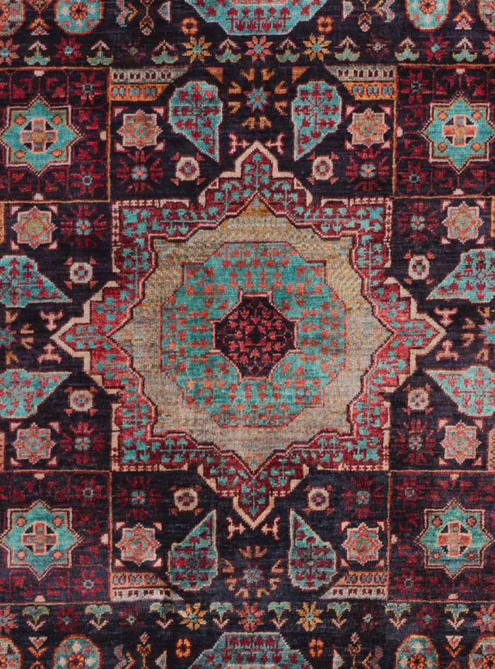 Detail image of 4' 2 x 5' 11 Hand Knotted Mamluk Ziegler Rug