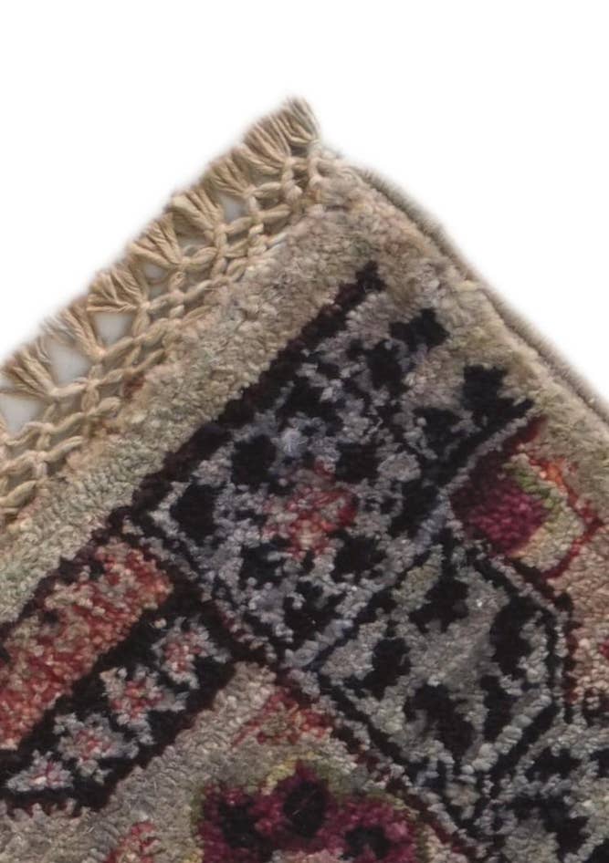 Detail image of 2' x 2' 11 Hand Knotted Mamluk Ziegler Rug