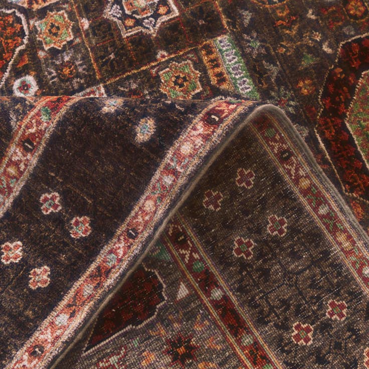 Detail image of 4' 1 x 5' 10 Hand Knotted Mamluk Ziegler Rug
