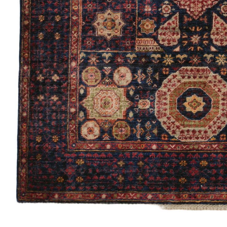 Detail image of 4' x 5' 10 Hand Knotted Mamluk Ziegler Rug