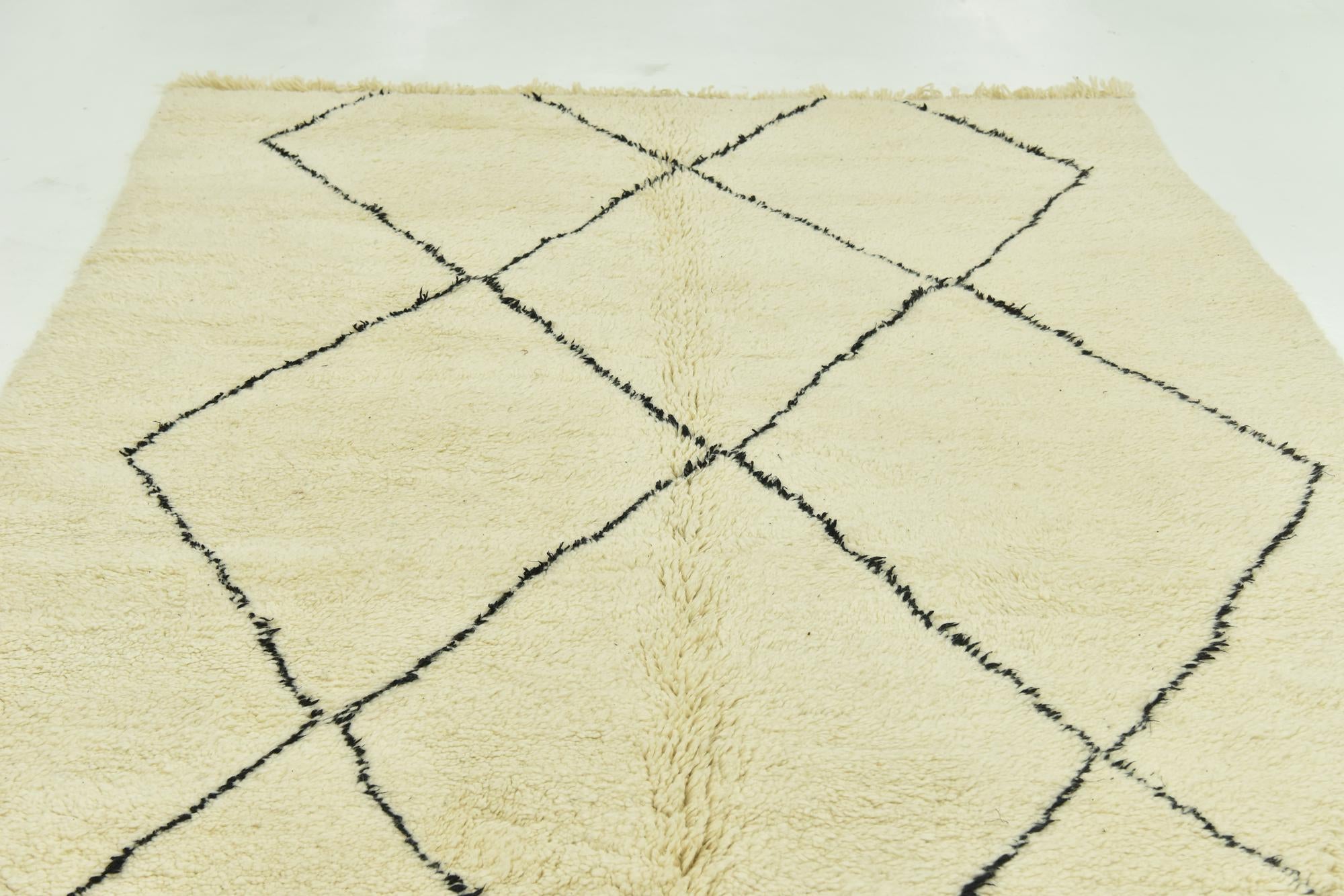 7' 2 x 10' Hand Knotted Moroccan Wool Rug
