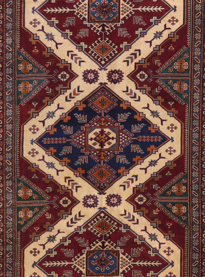 Detail image of 6' x 9' 8 Hand Knotted Shirvan Rug